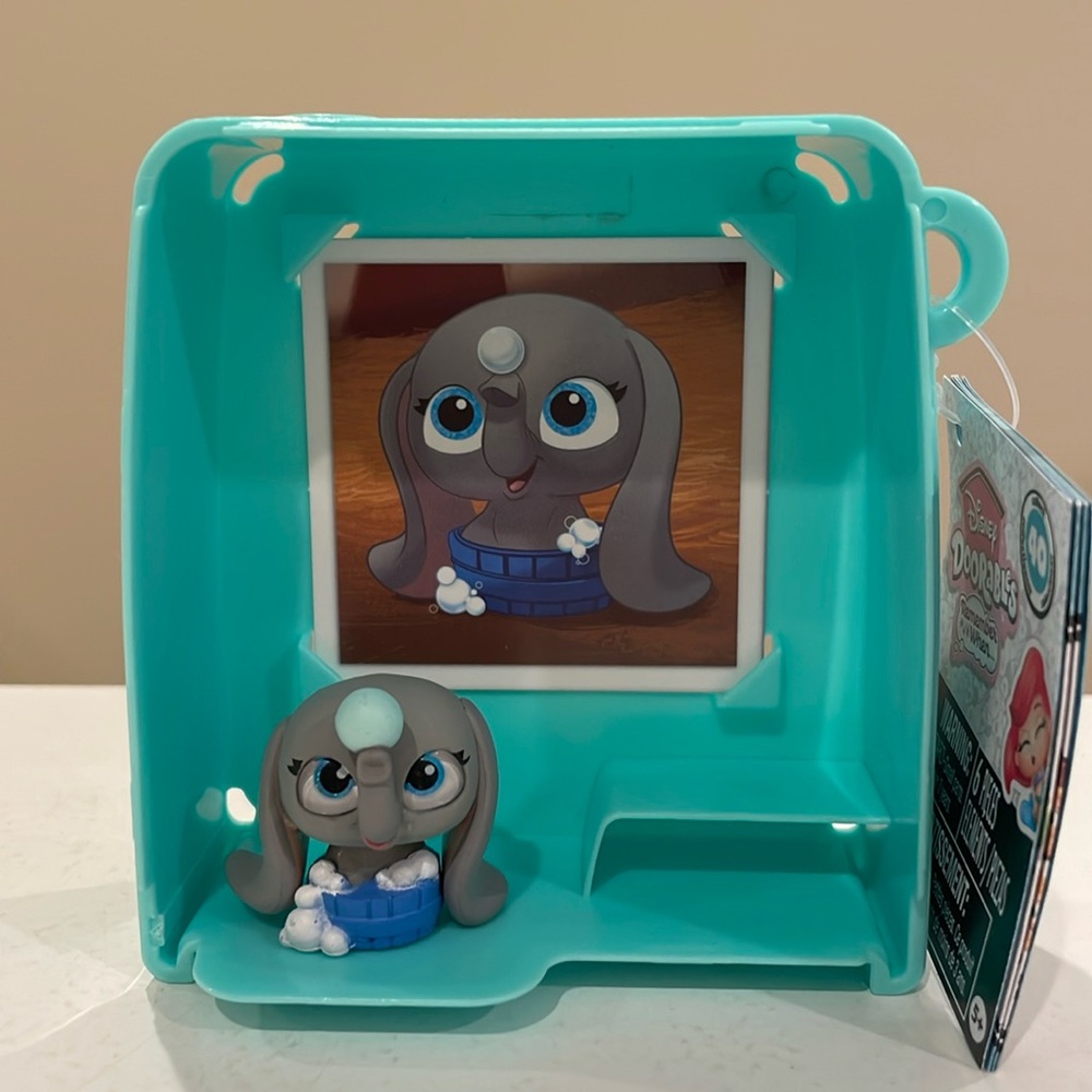 New Disney Doorables Remember When BABY DUMBO w/ Card & Case